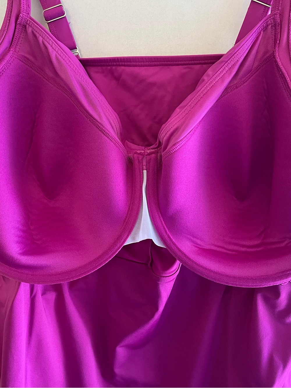 Land's End Womens 24W, Fuschia/Magenta/Hot Pink Twist-Front Tankini Top - Picture 6 of 8
